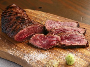 塊だからこそ！　赤身本来の旨さを堪能できる『サガリ塊肉』	