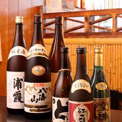 日本酒や焼酎等多数取り揃えております。