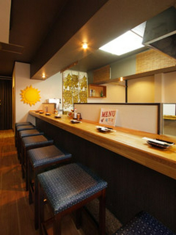 お一人様でも利用しやすいカウンター