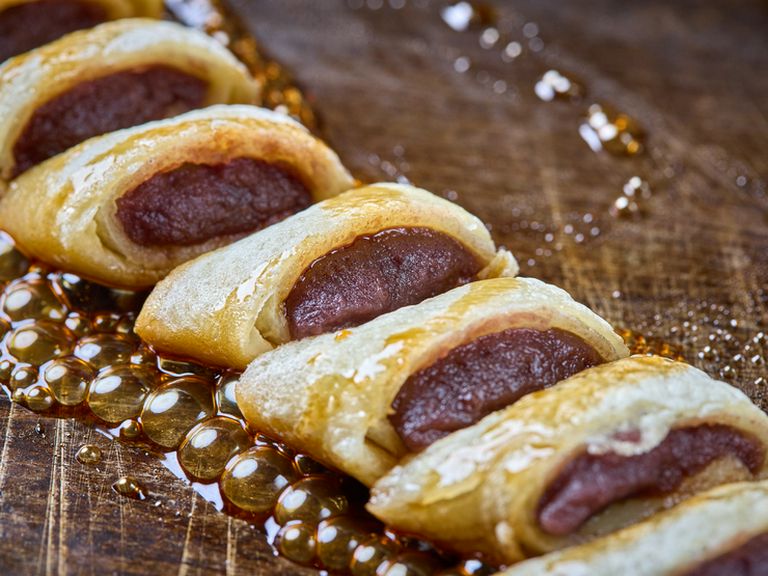 鉄板上で焼く、熱々の和スイーツ『あんこ巻き』