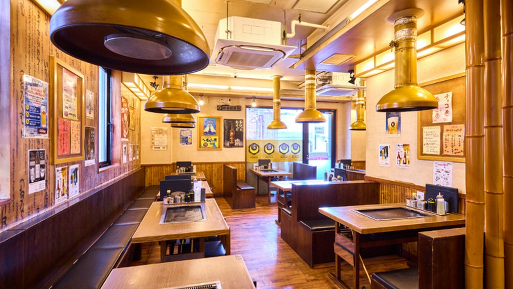 全席ダクト付きの店内