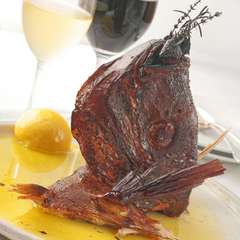 バッフォで人気の　鯛のカマ香草釜焼き