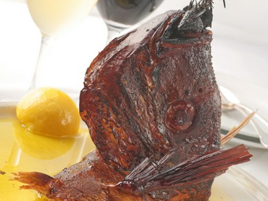 バッフォで人気の　鯛のカマ香草釜焼き