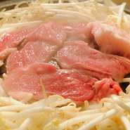 食べ放題は、お一人様4000円
食べ飲み放題は、お一人様5000円にてご用意しております。

思う存分ジンギスカンをお召しあがり下さい！