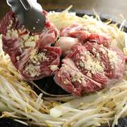 オーストラリア産、生後6～10ヶ月の子羊を使っているので、臭みが無く、柔らかい新鮮なラムです！