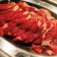 肉、野菜など、北海道の食材にはこだわりを持っておりますが、それでいてリーズナブルなご提供を心がけております。もちろん、食べ飲み放題でも一切手は抜いておりません!!