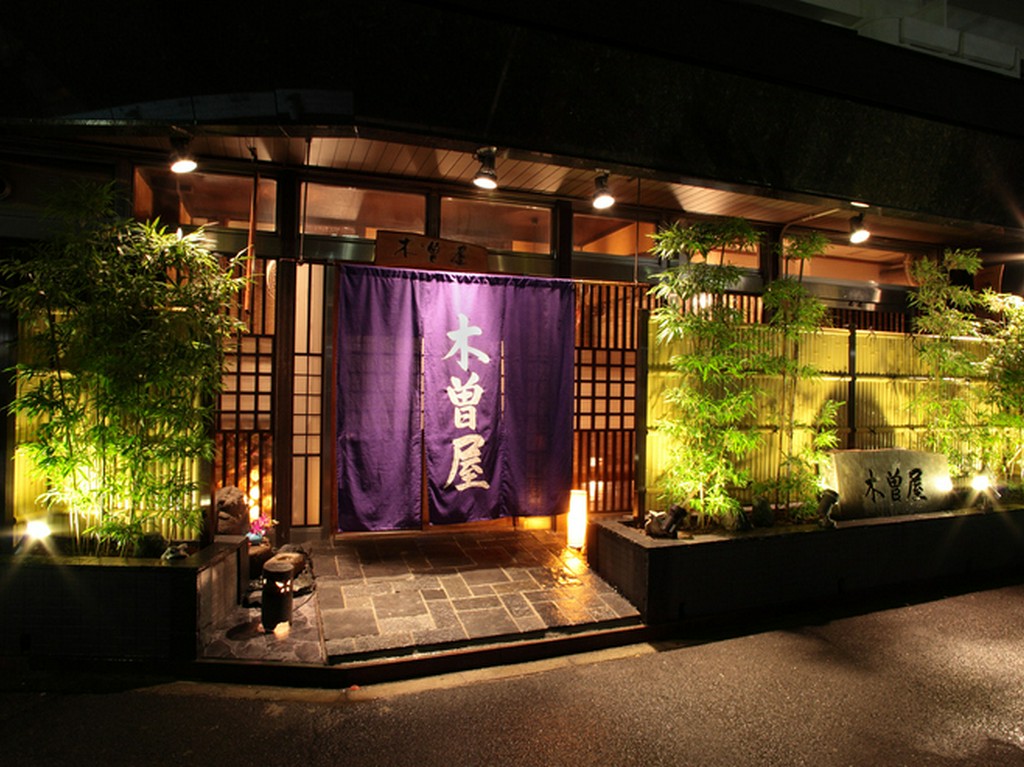 創業1978年。凛とした空間と厳選素材は老舗のこだわり