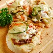 ミンチと野菜のナンピザ～カレーソース～