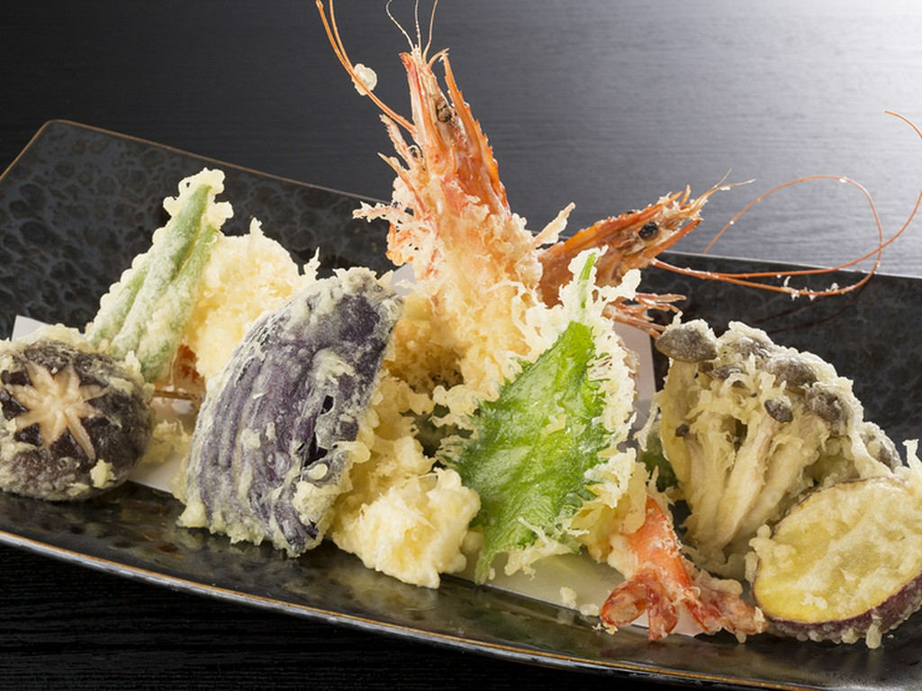 老舗の天ぷら、とんかつを味わいながら春先のご宴会