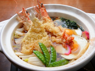冬の人気メニュー＜鍋焼きうどん＞