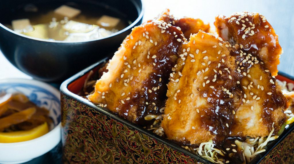 ソースかつ丼(ロース120gまたはヒレ100g)