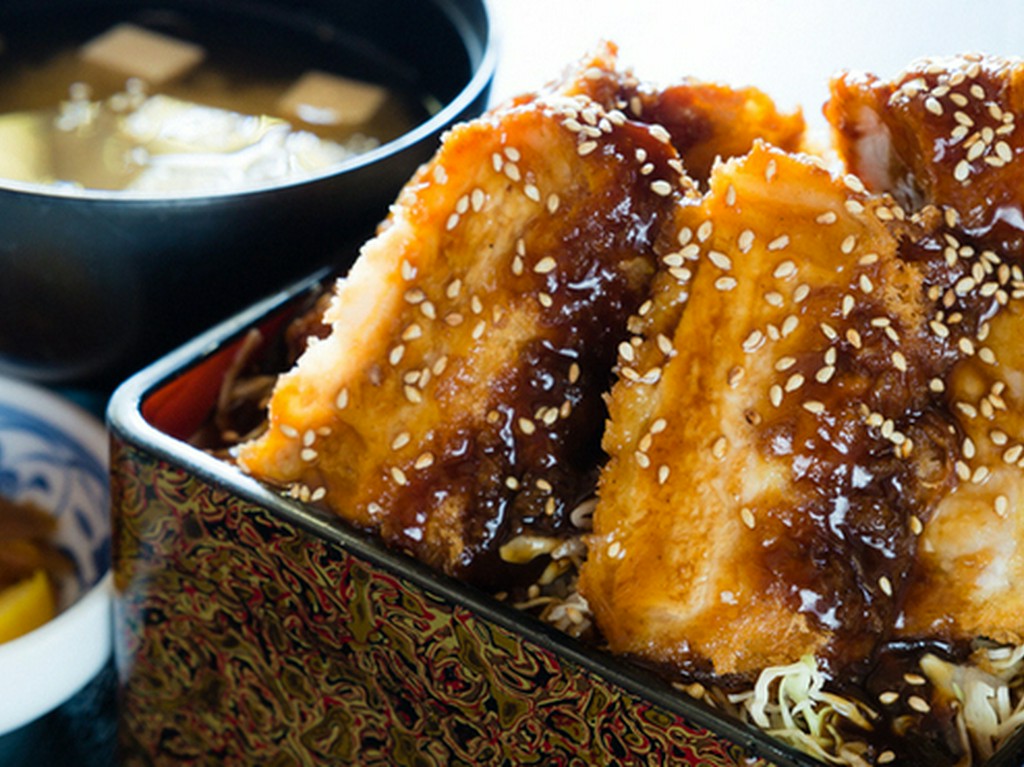 ソースかつ丼（ロース120gまたはヒレ100g）