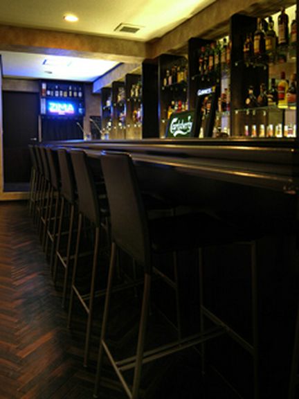 入り口側のカウンター席