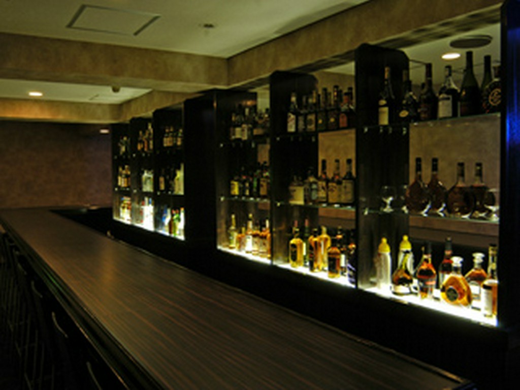 店奥側のカウンター席