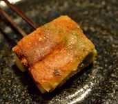 子持ち昆布と紫蘇、はんぺんを湯葉で巻いたお料理です。