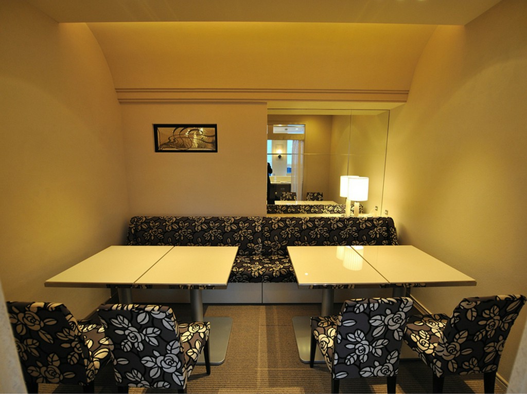 スタイリシュな個室で、串揚げを楽しみながらの女子会が好評