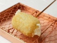 特注のお餅『おもちとチーズとセロリ』