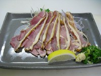 コクのある味わいが特徴のさつま知覧どり。
ポン酢でもよし！
生姜と甘い地元の薩摩醤油でもよく合います。