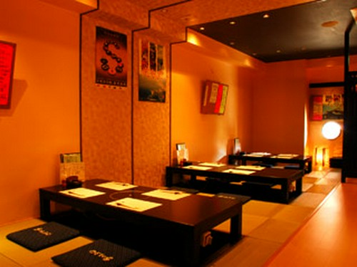 掘りごたつ席　最大6名用×4卓（2名様でのご利用も可能です）