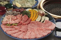 特上ロース・特上バラ・特上ハラミ・華咲カルビ・上骨付カルビ・ホルモン盛合せ・焼野菜盛合せ