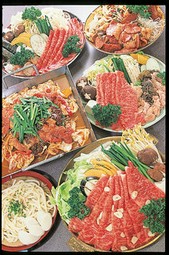 カプサイシンたっぷり辛さがうまいキムチ鍋・コラーゲンたっぷりプルコギ鍋を、ぜひご賞味ください。