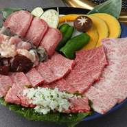 ファミリー・団体様に大人気！！ボリューム満点得々セット！！
迎賓館Ａセット・Ｂセット・Ｃセット・満腹セット・ＶＩＰセットが、ラインナップ！
その他、シュチエーションに合わせて、お得な盛り合わせも、豊富にご用意致して降ります。
是非、ご賞味下さい。