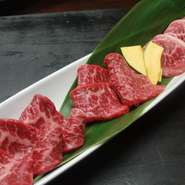 脂っぽいお肉は苦手な方に朗報！お肉を知り尽くした肉匠が美味探求し「赤身でも美味しい」をコンセプトに作りあげた盛り合わせです。ぜひ、ご賞味ください。
*和牛赤身三種盛り1970円！！