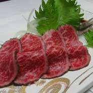 グランドメニューには無いメニューです！この機会にぜひご賞味ください！
＊特選レアステーキたたき風・・・・・920円