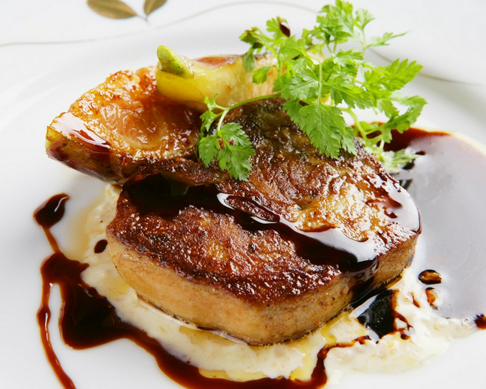 自家製バルサミコ酢でいただく『フレッシュ・フォアグラのソティー』