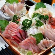 3点盛り・・・1380円
4点盛り・・・1880円
5点盛り・・・2280円
6点盛り・・・2780円
7点盛り・・・3180円
8点盛り・・・3680円

新鮮な海の幸や会津の馬刺しなど、地産の食材を使った刺身をご用意しております。