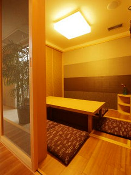 落ち着いた雰囲気の店内