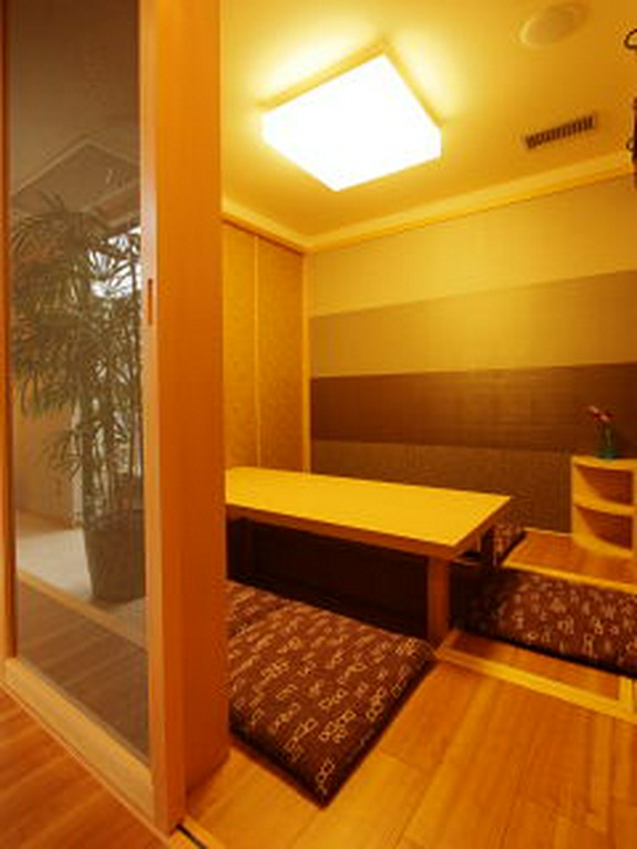 落ち着いた雰囲気の店内