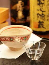 日本酒・生ビール・ソフトドリンクなど、各種取り揃えております