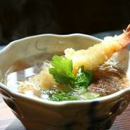 存在感のあるプリプリの大えびを揚げたてでどうぞ。
おろし付も別途設定あります。