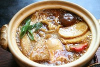 無塩のうどんを使用しているため
ほどよいこしがあります。
めんの固さはご希望に応じます。