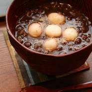 甘さ控えめのさっぱりしたぜんざいはリピーターが多く、
一度召し上がるとその違いがご理解いただけます。