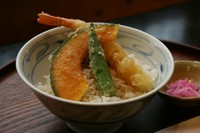 えびとほくほく野菜の天丼です。