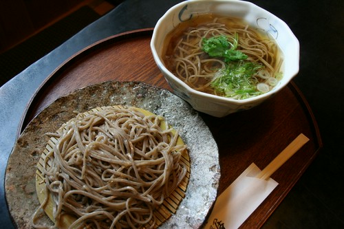 手打ちそば(ざる・かけそば）