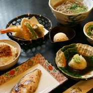 大勢での食事会にも好評ですが
４名様以上でご利用の場合は事前予約にてお願いいたします。