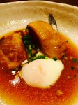 国産ブランド　伊勢美稲豚のバラ肉をじっくりと2日間かけて煮込みます！