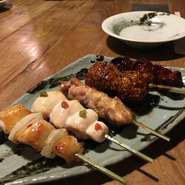 紀州備長炭で丁寧に焼いた焼き鳥は、炭の香りがして
おすすめの逸品