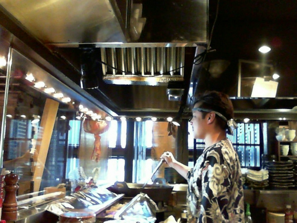 備長炭で焼き上げる自慢のやきとり