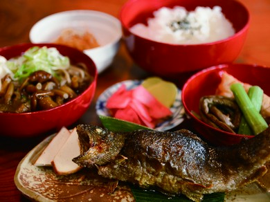 岩魚から揚げ定食