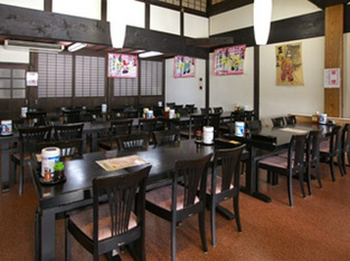 店内は約50席ございます。ゆったりとおくつろぎ下さい。