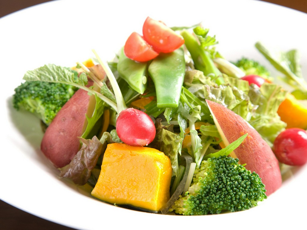 季節のいろどりサラダ