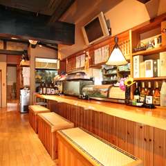 店内　カウンター