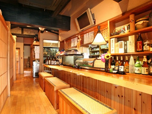 店内　カウンター