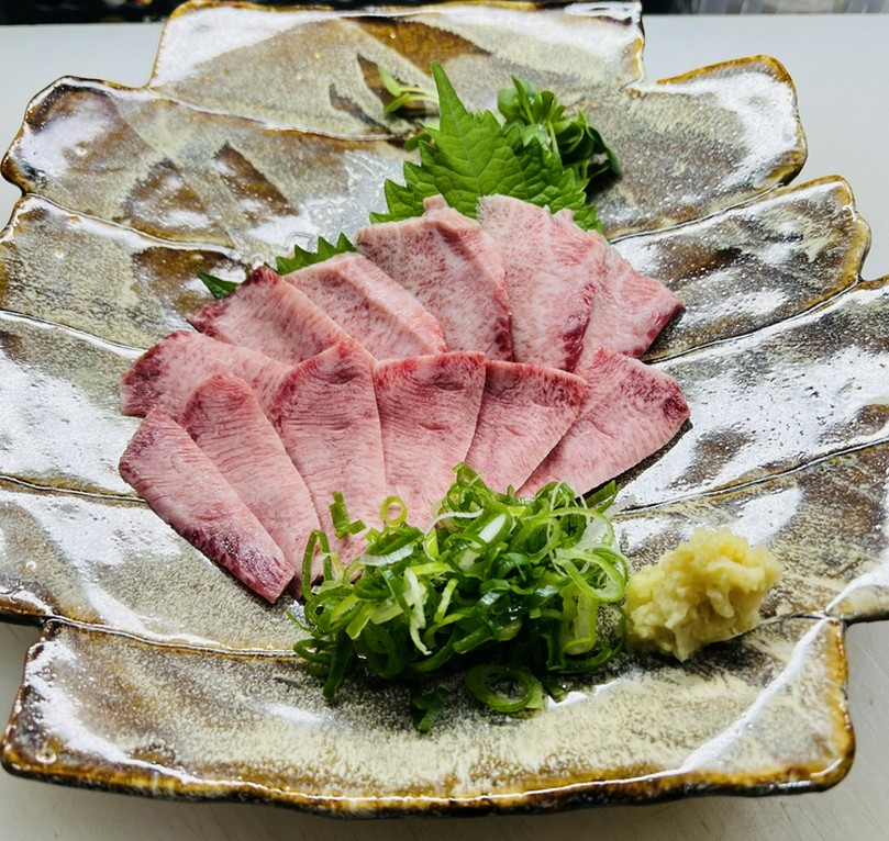 特選和牛タン刺し(入荷時のみ)