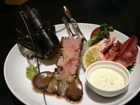 刺身、ハサミはボイル、頭は味噌汁でお召し上がりください。
