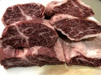 和牛のハラミとサガリです。
ハラミステーキ、サガリ焼きなどでお召し上がりください!